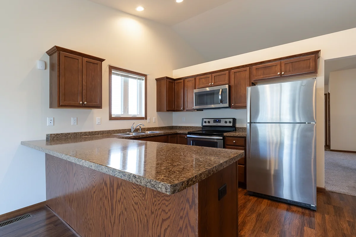 https://www.jaybirdseniorliving19.net/wp-content/uploads/2023/09/sunset-park_09_1200.webp