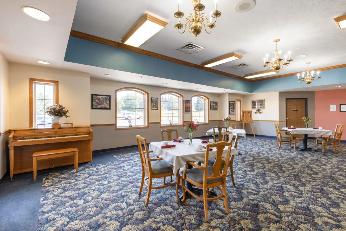https://www.jaybirdseniorliving19.net/wp-content/uploads/2023/12/Lawton_Senior_Living_02_1200.webp