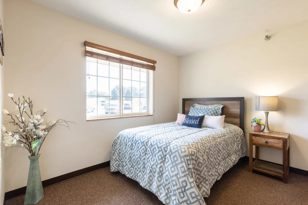 https://www.jaybirdseniorliving19.net/wp-content/uploads/2023/12/Lawton_Senior_Living_06_1200.webp
