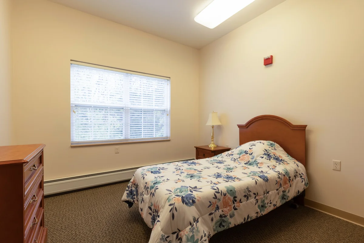 https://www.jaybirdseniorliving19.net/wp-content/uploads/2023/12/Milestone_Senior_Living_Rhinelander_23_1200.webp