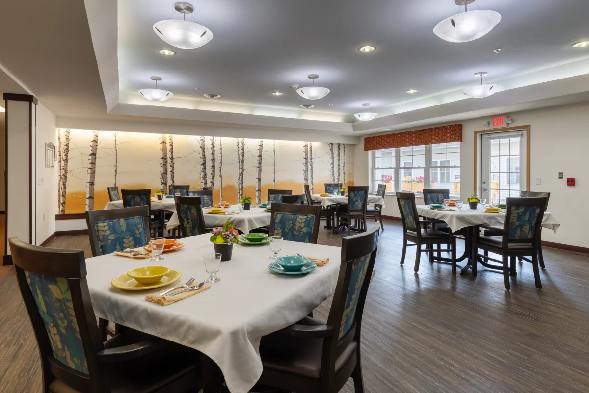 https://www.jaybirdseniorliving19.net/wp-content/uploads/2023/12/Milestone_Senior_Living_Woodruff_02_1200.webp