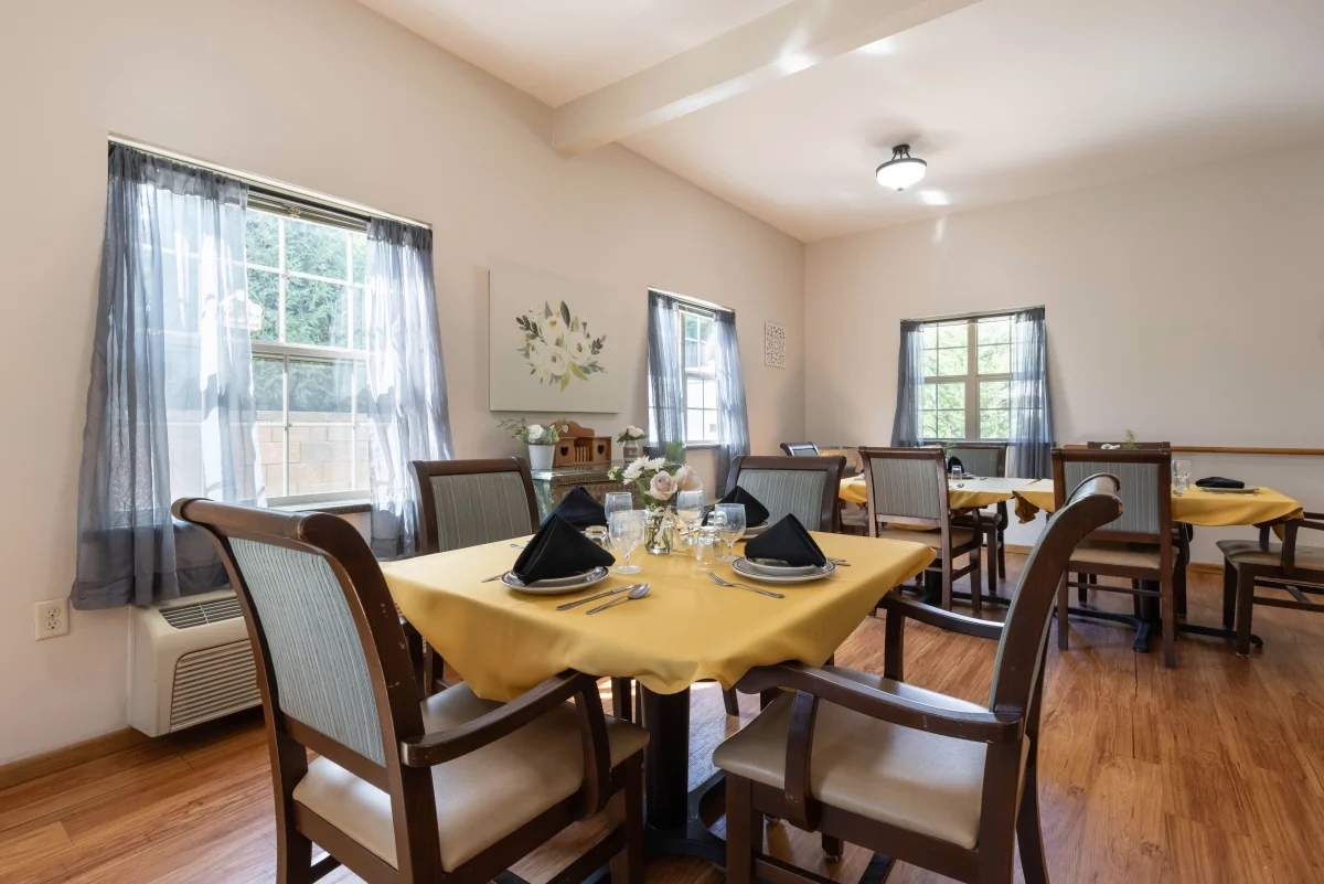 https://www.jaybirdseniorliving19.net/wp-content/uploads/2023/12/Parker_Place_07_1200.webp