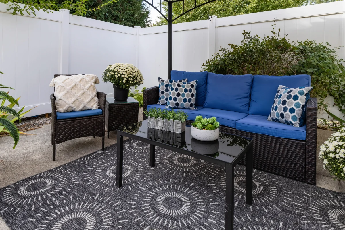 https://www.jaybirdseniorliving19.net/wp-content/uploads/2023/12/Parker_Place_25_1200.webp